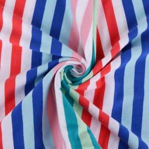 Këmisha shumëngjyrëshe me fije të thurura të lyera me triko teke 100% pambuk me vija