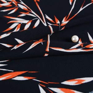 मलेशिया हॉट सेलिंग ITY हिजाब लेडी ड्रेस परिधान के लिए आरामदायक भारी खिंचाव कोरियाई मॉस क्रेप प्रिंट फैब्रिक