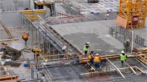 wylewanie betonu na placu budowy2