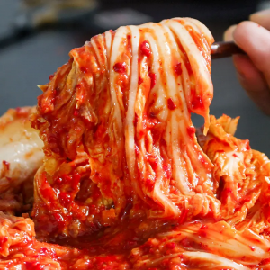 Shitje e nxehtë Lakra koreane pikante Kimchi Lakra e ëmbël me erëza kineze Kimchi
