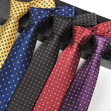 polyesterová kravata