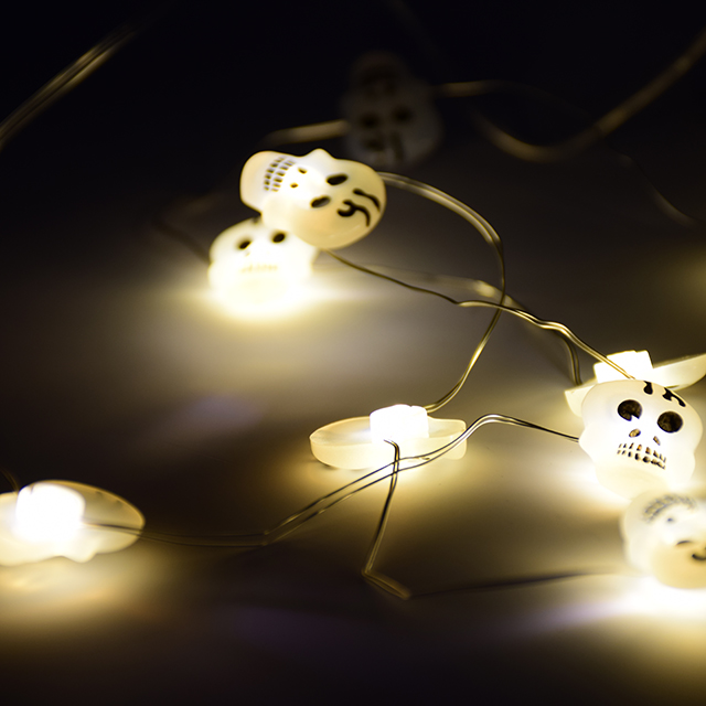 Karstākie tirgū pieejamie produkti, 220 cm LED Helovīna gaismas stīgas