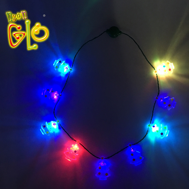 Ziemassvētku eglītes dizaina LED apgaismojuma kaklarota