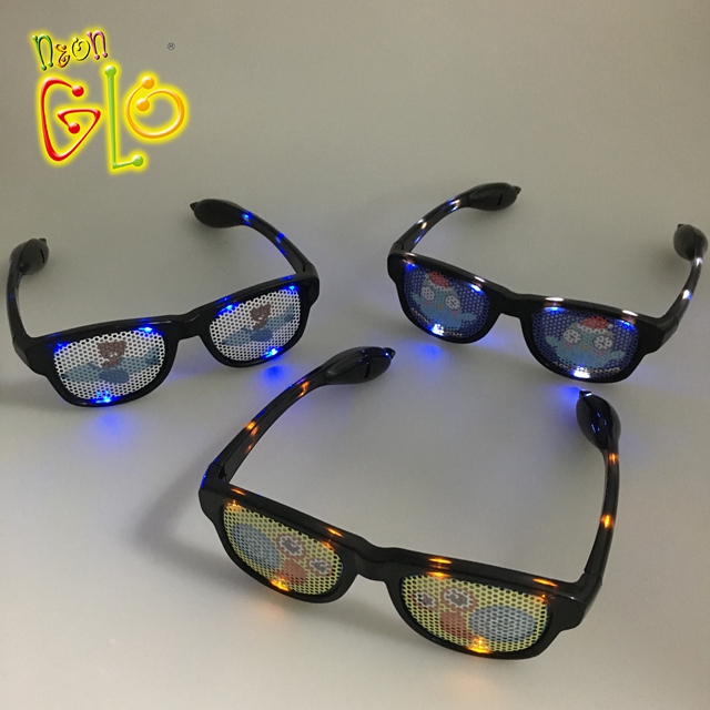 पदोन्नति वस्तुहरू नवीनता चम्किलो चश्मा अँध्यारोमा चमक