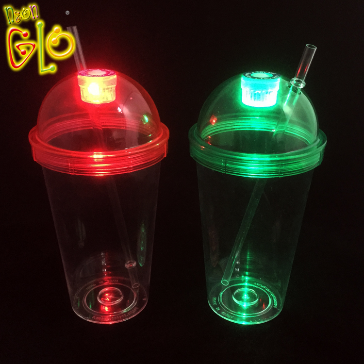 Gece Çocuklar Açık Seyahat Kupa Plastik Light Up Tumbler Bardak saman
