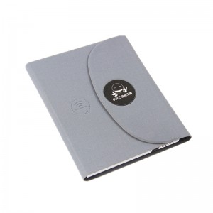 Benutzerdefiniertes Logo-Design. Magnetisches, multifunktionales, schlankes, kabelloses Lade-Powerbank-Notizbuch aus Leder