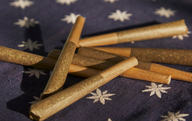 Verhoogt het mengen van cannabis met tabak de verslavingsrisico's?