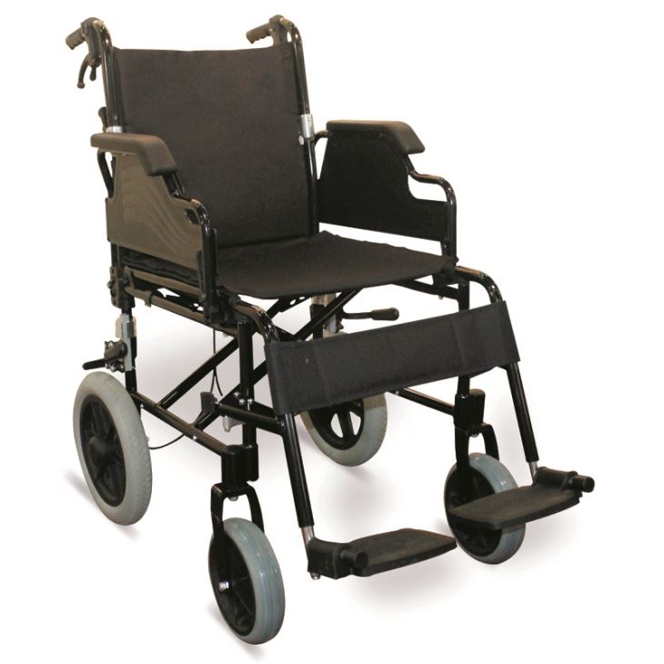 31 libras.Cadeira de rodas de transporte de moda con apoyabrazos abatibles e separadores...