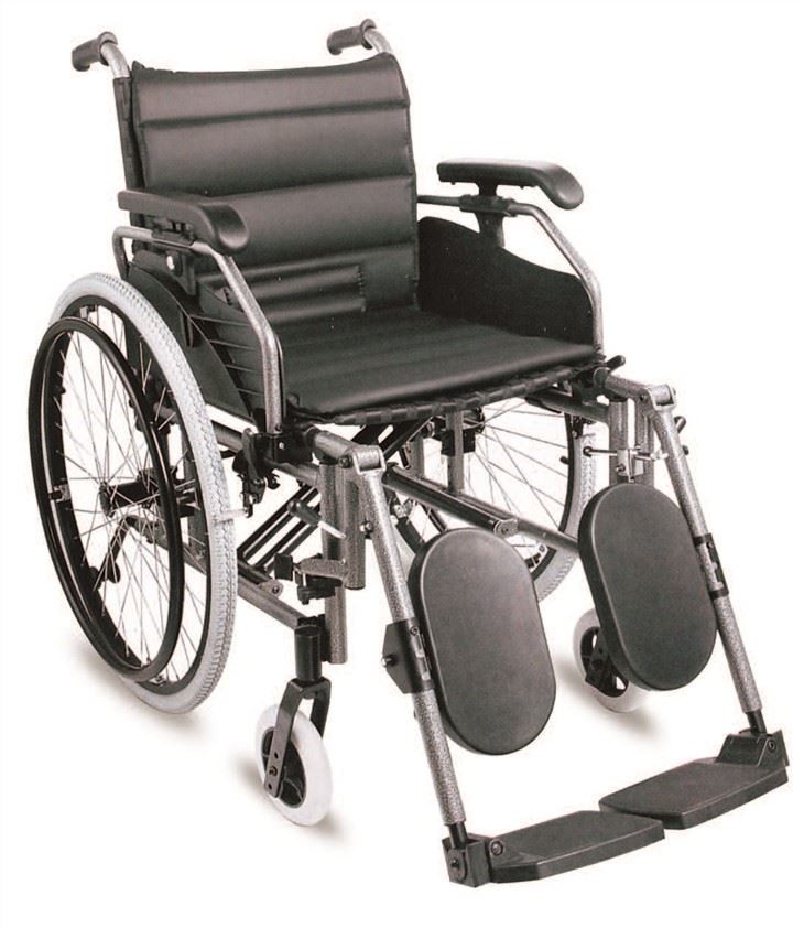 Cadira de rodes d'alumini amb recolzabraços ajustables