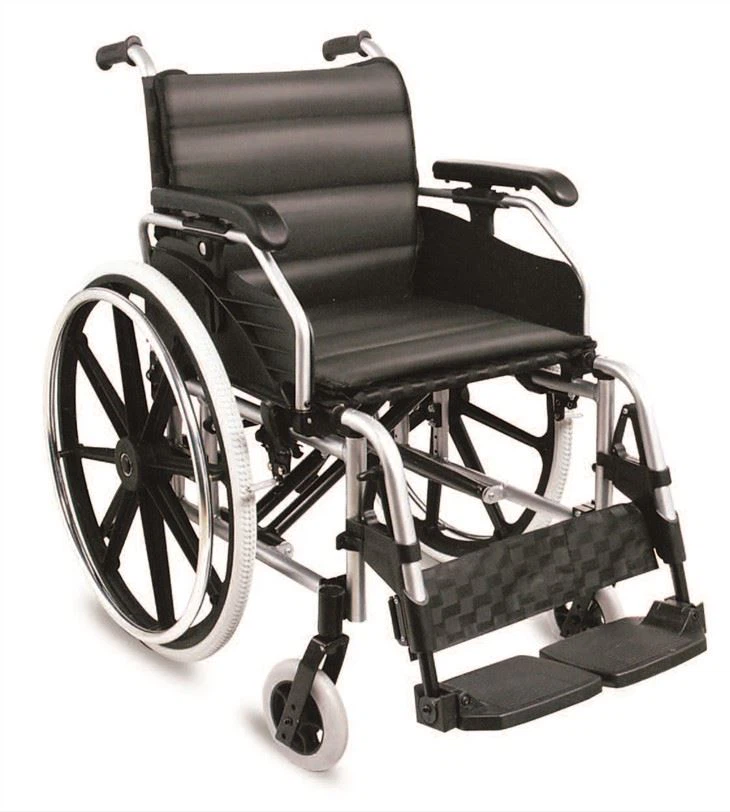 Com utilitzar una cadira de rodes amb habilitat