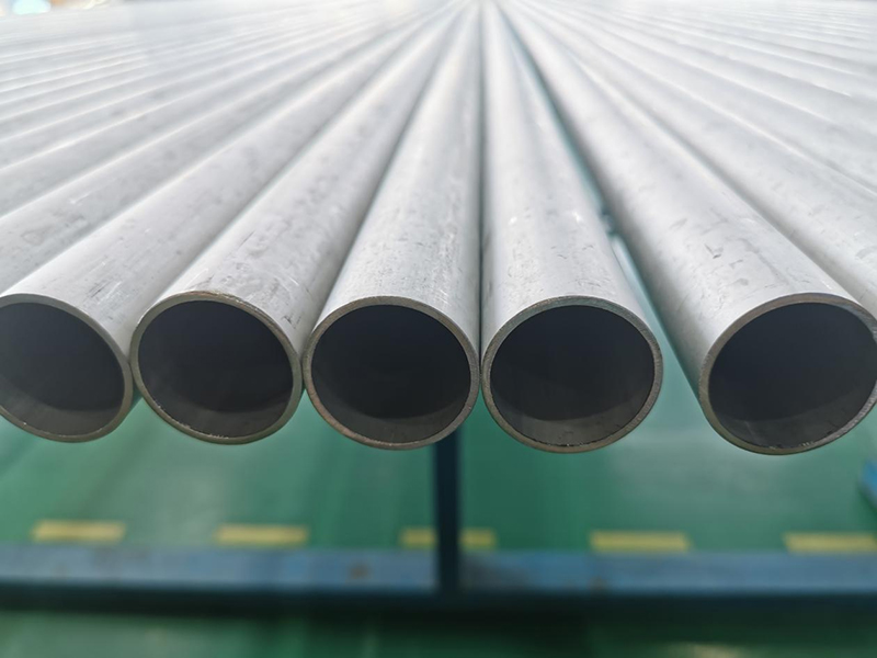 ASTM B163 Alloy 600/ UNS N06600 Nickel Alloy Seamless Pipe For Oil and Gas Featured Image