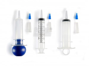 Irrigation syringe