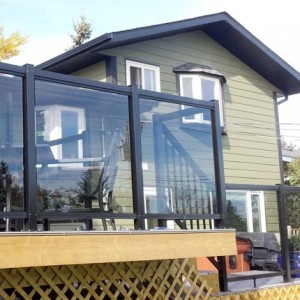 Disegni di ringhiere di terrazza persunalizati Sistemi di ringhiere di balcone in vetru à canali d'aluminiu