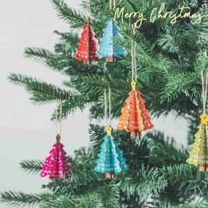 Una addició meravellosa a les vostres decoracions de vacances Tall làser Impressió UV Decoració d'arbre de Nadal de fusta WB022