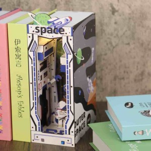 Полица за книги Вметнете комплети за книги за ќошиња DIY Дрвени полица за книги Минијатурни играчки за градење со светла L0306P