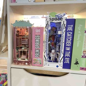 Kompleti za vstavljanje knjižne police Book Nook Kompleti DIY lesena knjižna polica Miniaturne gradbene igrače z lučkami L0306P