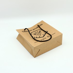 Bossa de compra de paper kraft amb logotip personalitzat envernissat mat amb nansa de niló