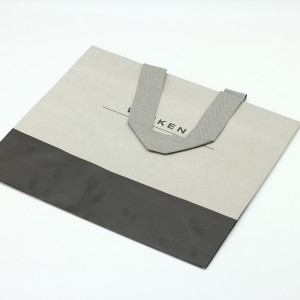 Beschichtete Papiertüte mit kundenspezifischem Logo in grauer Farbe mit Griff zum Einkaufen