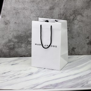 Рельєфна біла кольорова сумка для покупок із крейдованого паперу нестандартного розміру з ручкою