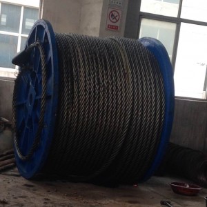 Stisnjena jeklena žičnata vrv za dvigovanje rudnikov
