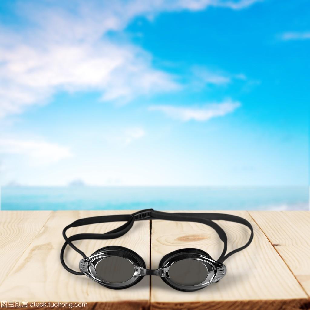 How to buy swimming glasses