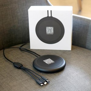 Wireless Charger ພະລັງງານ Portable ສໍາລັບການສາກໂທລະສັບມືຖືດ້ວຍສາມສາຍ