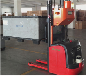 Robot AGV Forklift Pengendalian Automatik Untuk Pengangkutan Pengangkutan