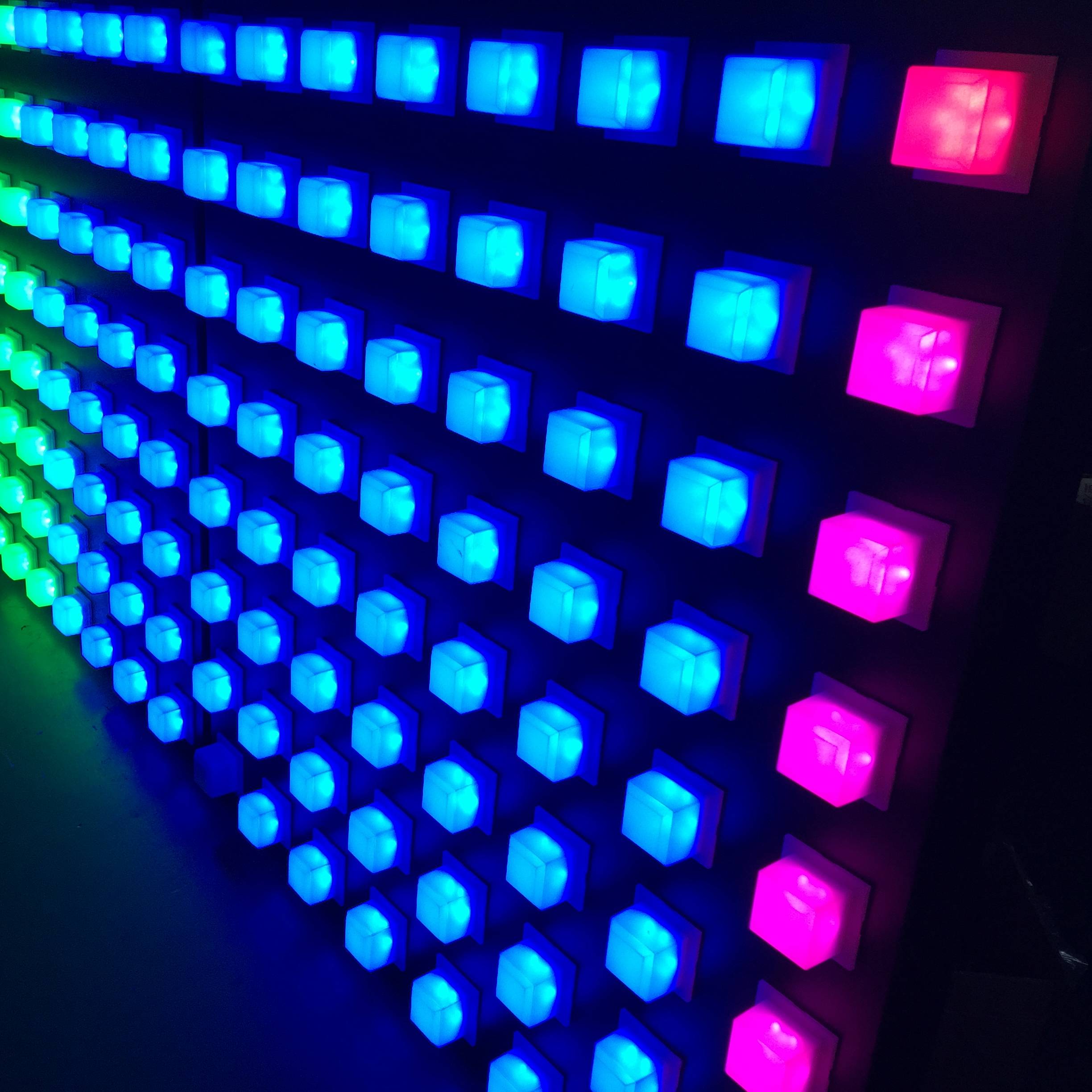 RGB ಪೂರ್ಣ ಬಣ್ಣ SMD 5050 ನೇತೃತ್ವದ ಹಂತಗಳ ದೀಪಗಳು ಪಿಕ್ಸೆಲ್ ಬೆಳಕಿನ DVI ವೀಡಿಯೊ ಪ್ರದರ್ಶನಗಳ ಪರದೆ