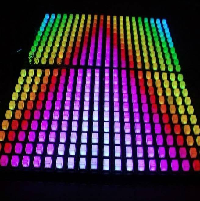 Nirkabel LED Pixel Tube pikeun ngarancang pamasangan cahaya