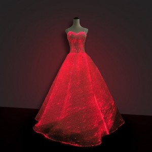 Svjetleća vjenčanica i večernja haljina od optičkih vlakana