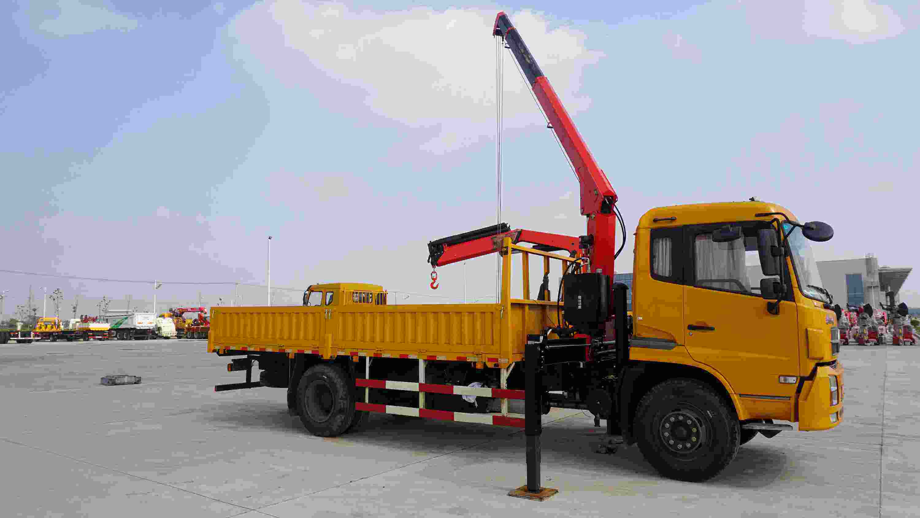 5 Ton Crane Camion Featured Image