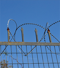 Iron fence maintenance method