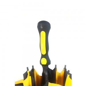 Ovida Crno spajanje žute boje Rebra od stakloplastike najbolje kvalitete Dvostruki baldahin otporan na vjetar Auto Polo kišobran s logotipom za poklon