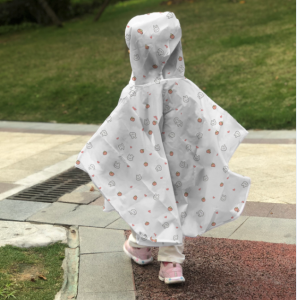 Ovida 2022 HOT SALE Fashion High Quality 100% Waterproof rabbit strawberry Printed Raincoat Para sa mga Bata