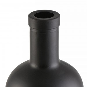 750 ml matte black liquor glass bottle with cork