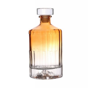 Custom 500 ml clear liquor glass bottle with cover