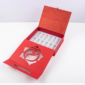 Rode medische schoonheidsproducten Kwaliteitsverpakkingsdoos met wit inzetstuk