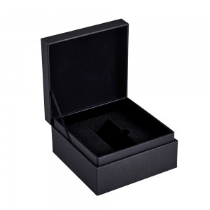 Κουτί δώρου με ανάγλυφη επένδυση από μαύρο χαρτί με σχήμα βιβλίου και χρυσό λογότυπο Hotstamping