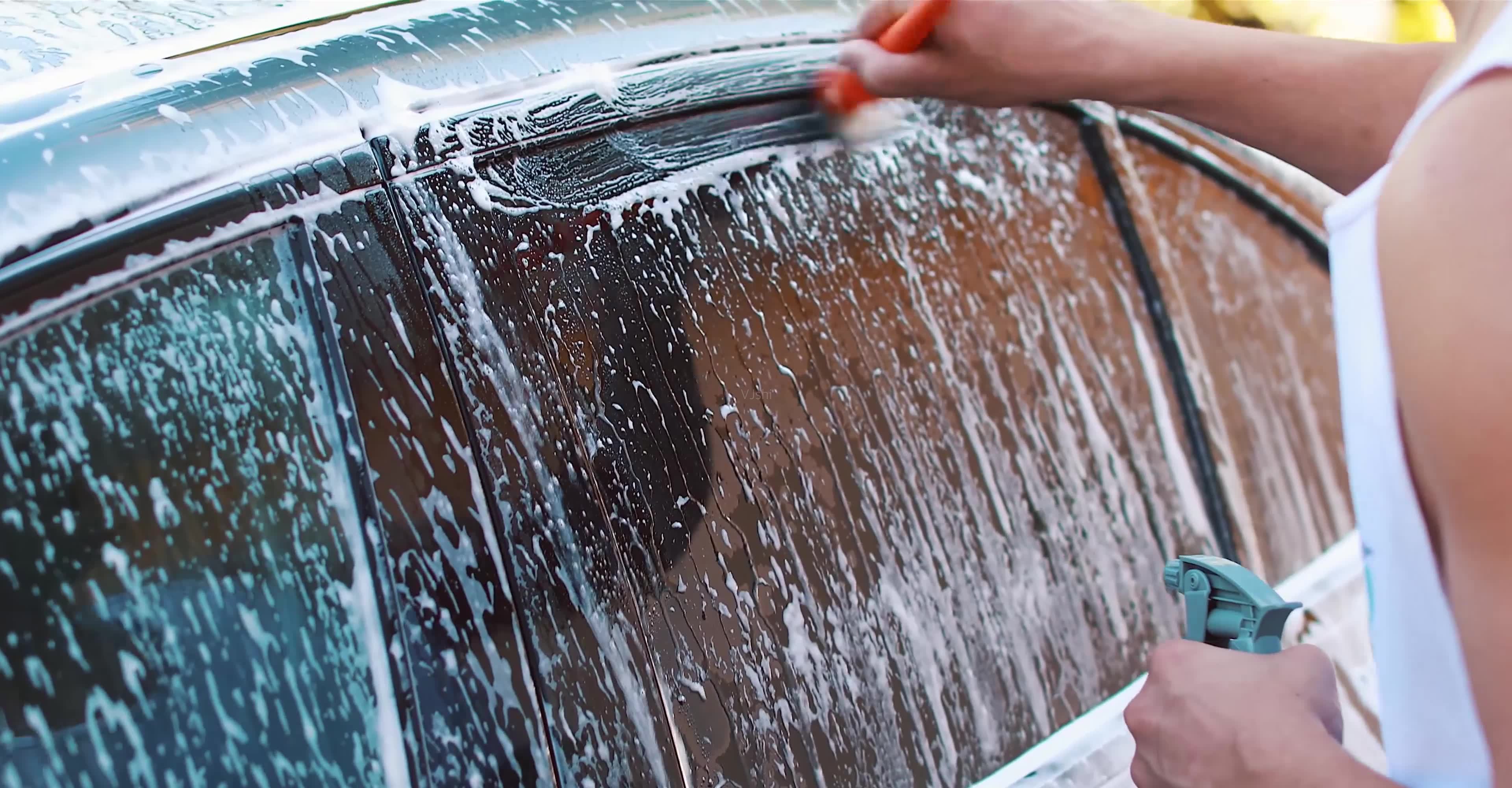 Multifunctional car cleaner foam spray丨Do you know its effect?