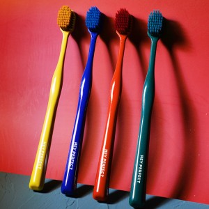 Te Utu Pai mo Haina Premium 610 Nylon Bristle Pakeke Tiaki Oral Toothbrush with Free Cap