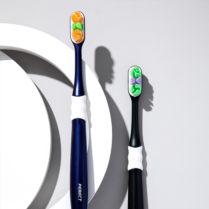 PERFCT ankerløs tannbørste med ultramyke koniske børster Utvalgt bilde