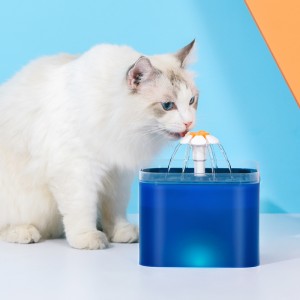 2L Atomatik Pet Cat Water Fountain tare da LED USB Dog Mute Drinker Fountain Pet Atomatik Mai Rarraba Ruwan Ruwa