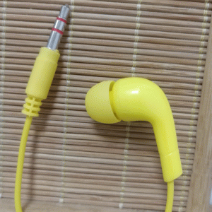 China Plug Earbuds,Cheap In-ear Disposable  Light Weight Wired Earphones