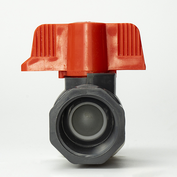PVC dvostruki mesingani kuglasti ventil Plastični UPVC PVC kuglični ventili 1″ inčni PVC Mf kuglični ventil