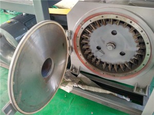 Pulasitiki Pulverizer Machine kwa PVC Flakes