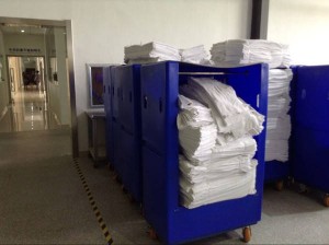 Ķīnas ražotāja plastmasas veļas ratiņu konteiners veļas mazgāšanas centra slimnīcai