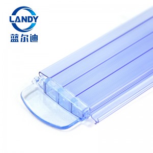Lamelle in policarbonato blu trasparente con lastre solari
