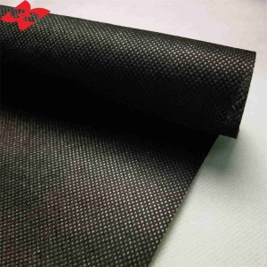 Fabryka hurtowa 50gsm czarna polipropylenowa włóknina spunbond opakowaniowa tkanina jumbo roll producent