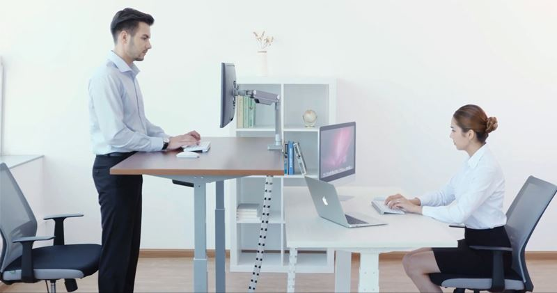 Por que engadir unha mesa Sit-Stand ao programa de benestar no lugar de traballo?