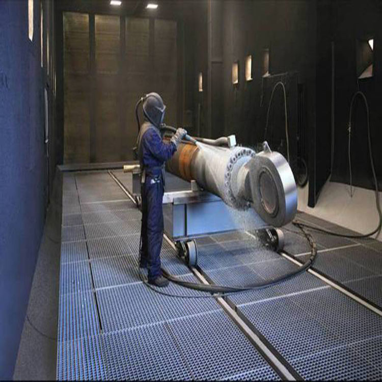 Sand blasting room for Large car body and container rust remove Featured Image